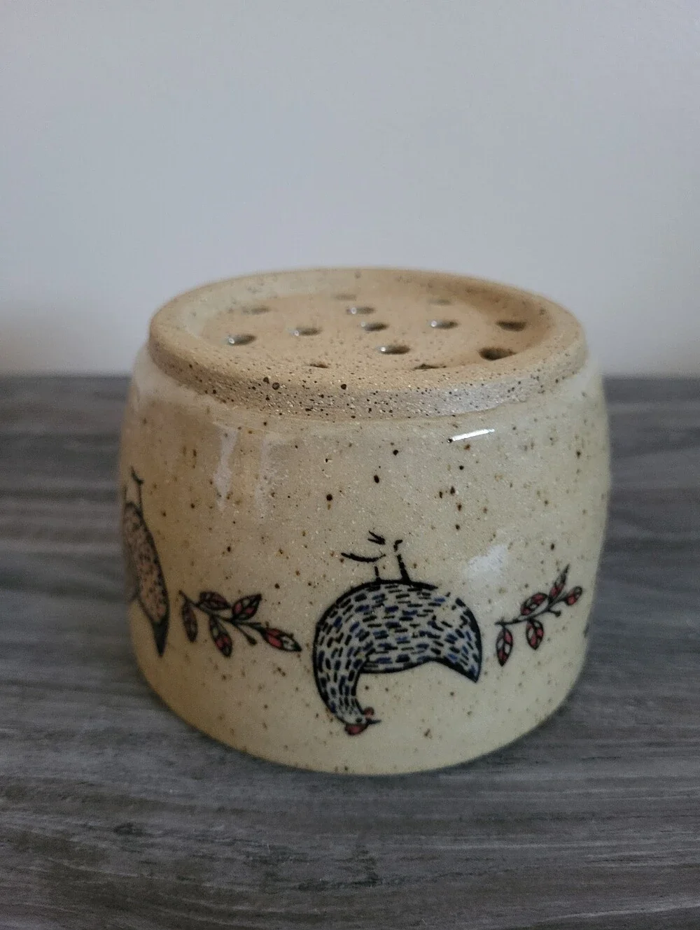 Chicken Stoneware Pottery Berry Bowl Collander